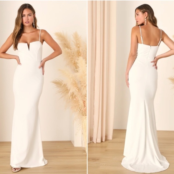 Lulu's Elegant White Evening Gown - Picture 2 of 4